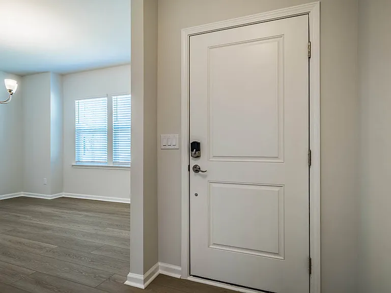 1400 Hollyview Ave — Photo 25