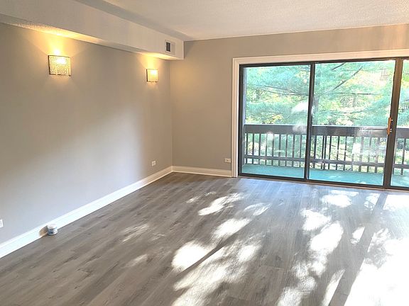 3rd image of 9610 Mason Ave #3