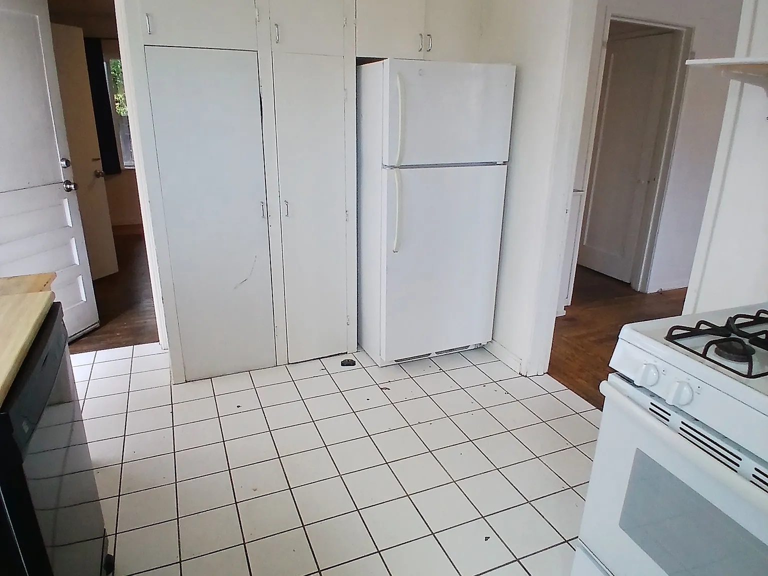 4 bed, 1262 sqft, $7,200 — Photo 4