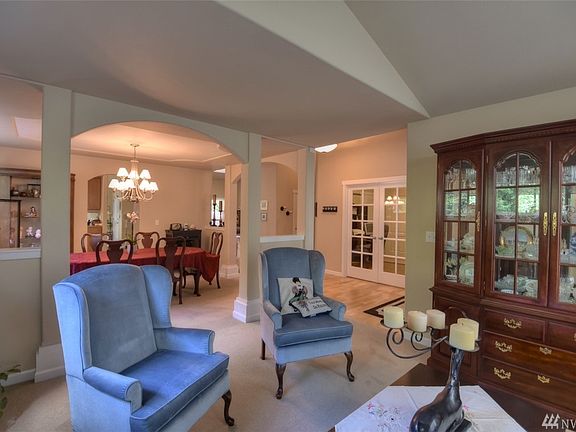 4th image of 8126 Pearl Ct SE
