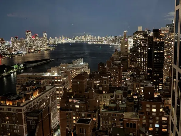 425 East 58th Street image 9 of 9