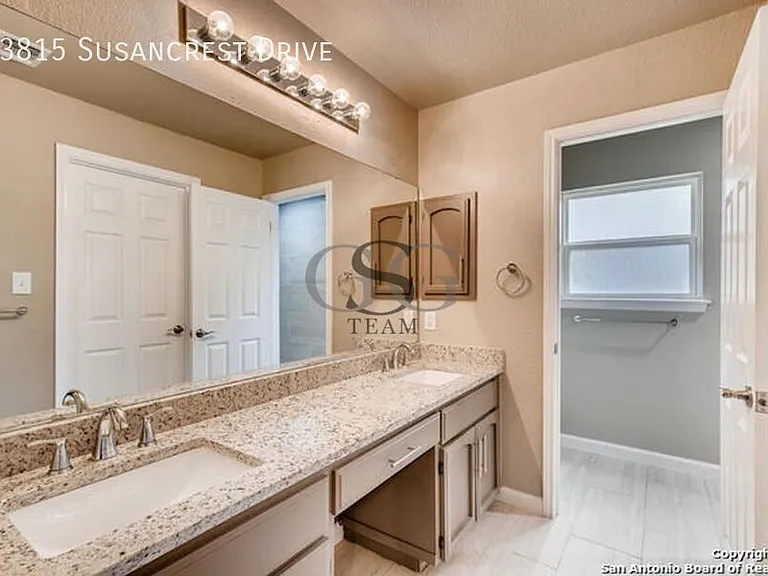 13815 Susancrest Dr — Photo 16