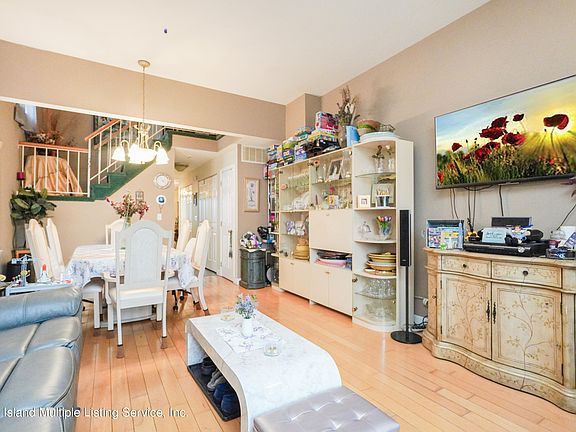 4th image of 205 Egbert Ave