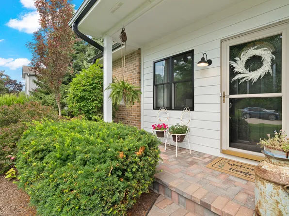 437 North Ave, Winthrop Harbor, IL 60096