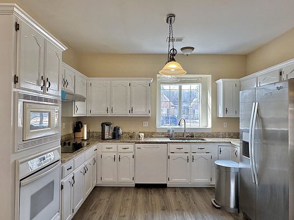 5th image of 166 Rain Hollow Cir S