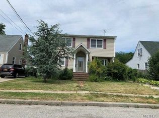 2328 Maple St, Seaford, NY 11783