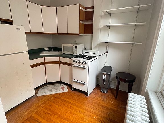 2nd image of 212 S 41st St #2RR