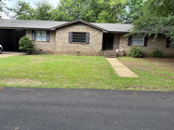 57 Highland Ave, Moundville, AL 35474