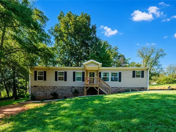 1317 Haire Rd, Yadkinville, NC 27055