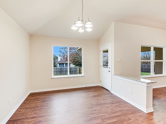 4th image of 1205 Canna Lily Ln