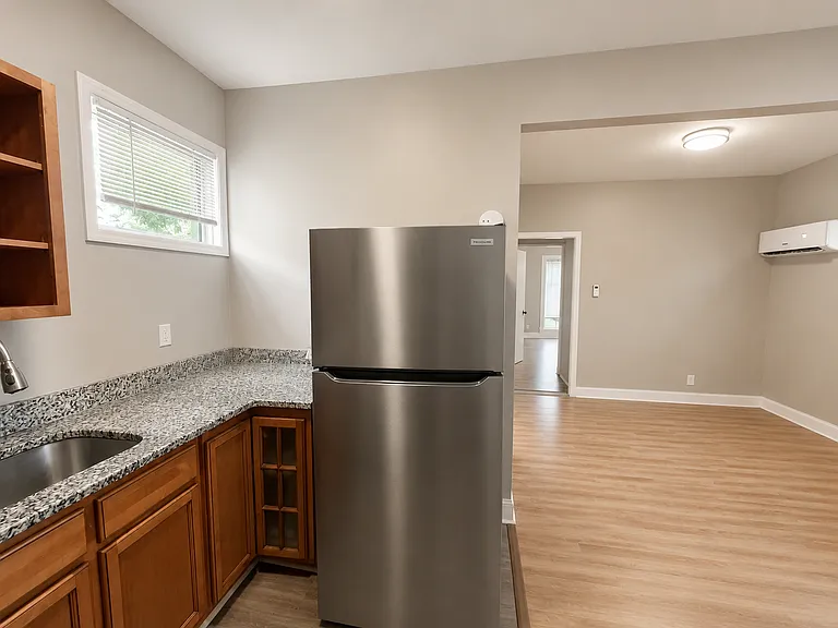 330 Cumberland Ave — Photo 7