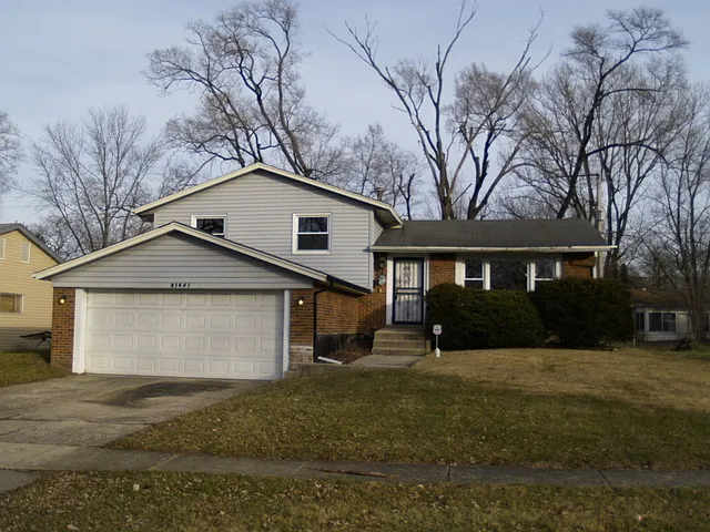 21641 Cynthia Ave photo 1