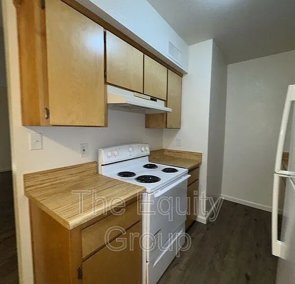 1326 W Elowin Ave — Photo 6