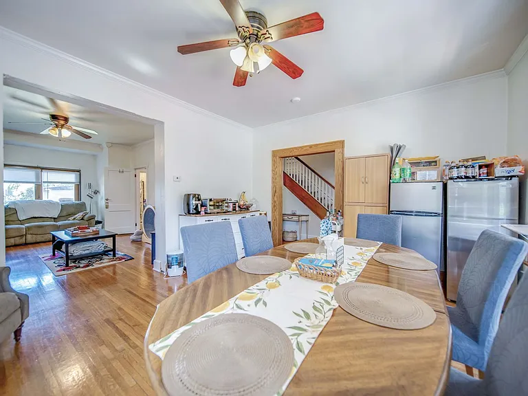 2405 Summit St — Photo 16