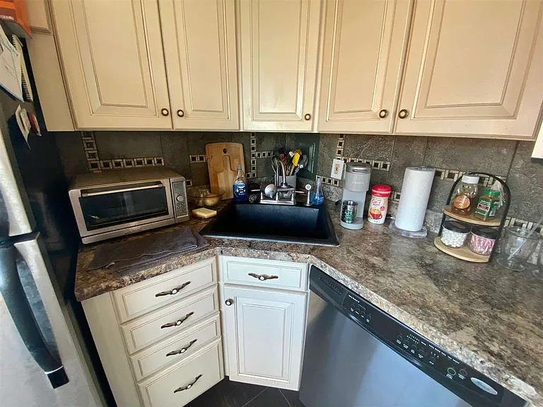 6515 Boulevard E #10H — Photo 3
