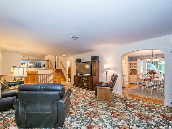 2nd image of 157 Hilltop Dr