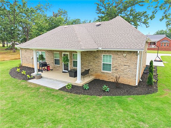 4th image of 1111 Ridge Dr