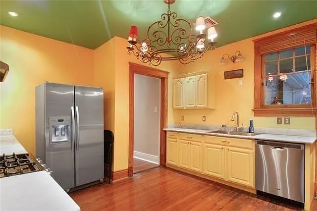 2738 Calhoun St — Photo 15
