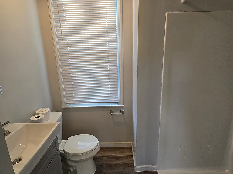 821 Southern Ave — Photo 8