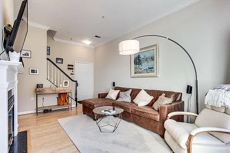 2 bed, 965 sqft, $4,000 — Photo 3