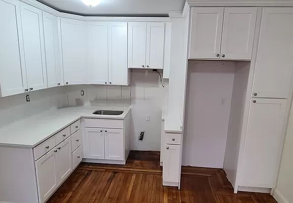 5th image of 83-52 Talbot St #1-F