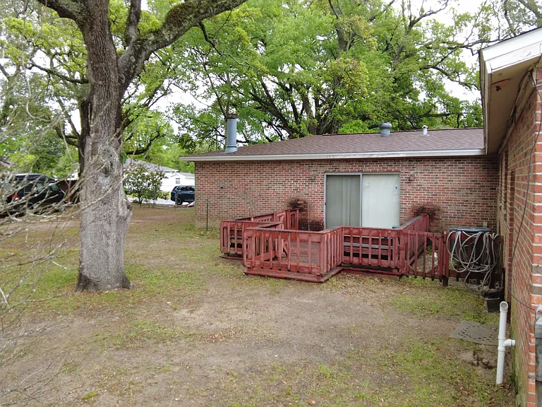 1230 E Leonard St — Photo 17
