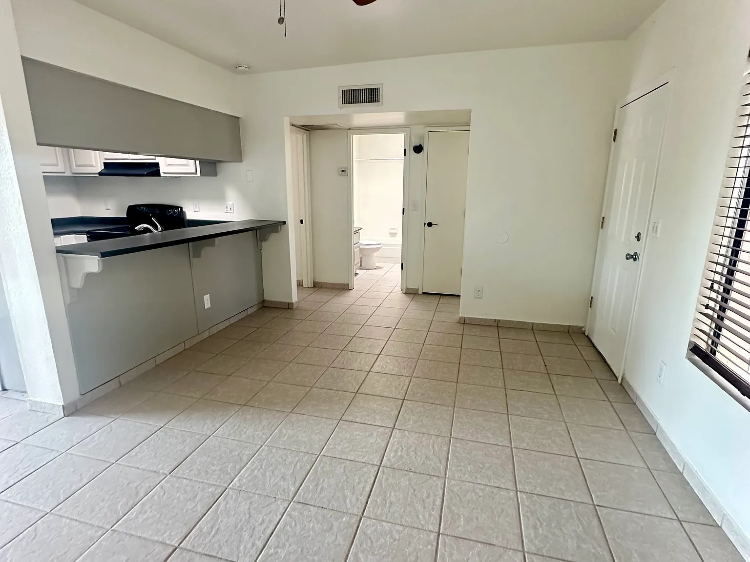 2 bed, 799 sqft, $1,375 — Photo 3