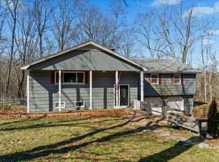 4 Coachman Pike, Ledyard, CT 06339