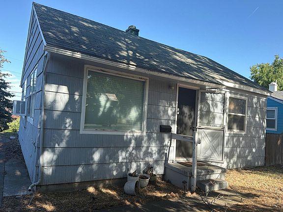 3rd image of 736 SW 28th St