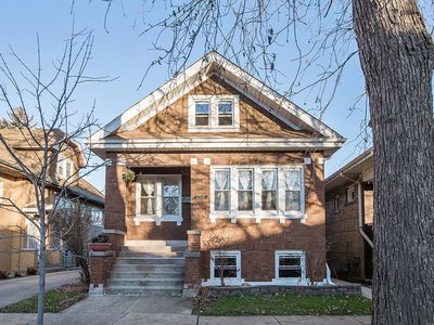 2325 Elmwood Ave, Berwyn, IL, 60402