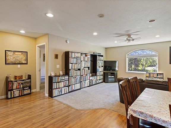 5th image of 1301 Berea Ct