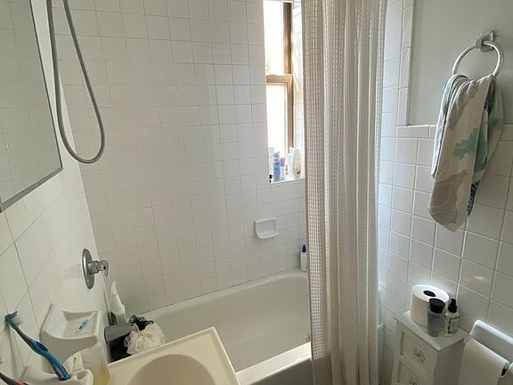 5th image of 58 E 1st St #6C4