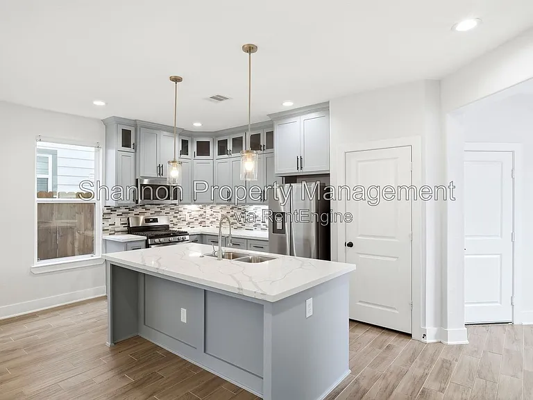 2125 Paul Quinn St — Photo 7