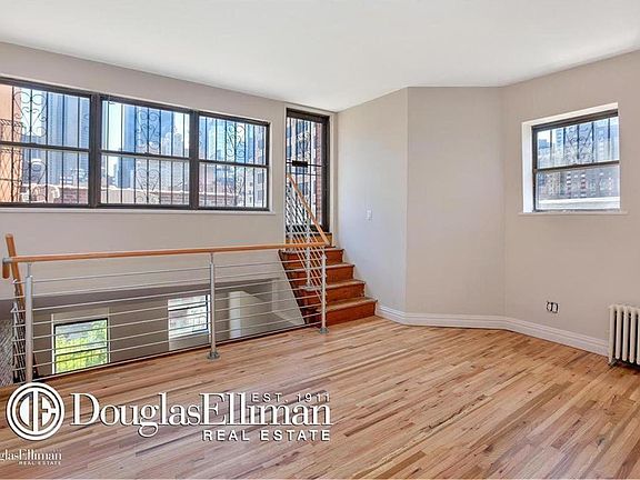 4th image of 401 W 45th St APT 5D