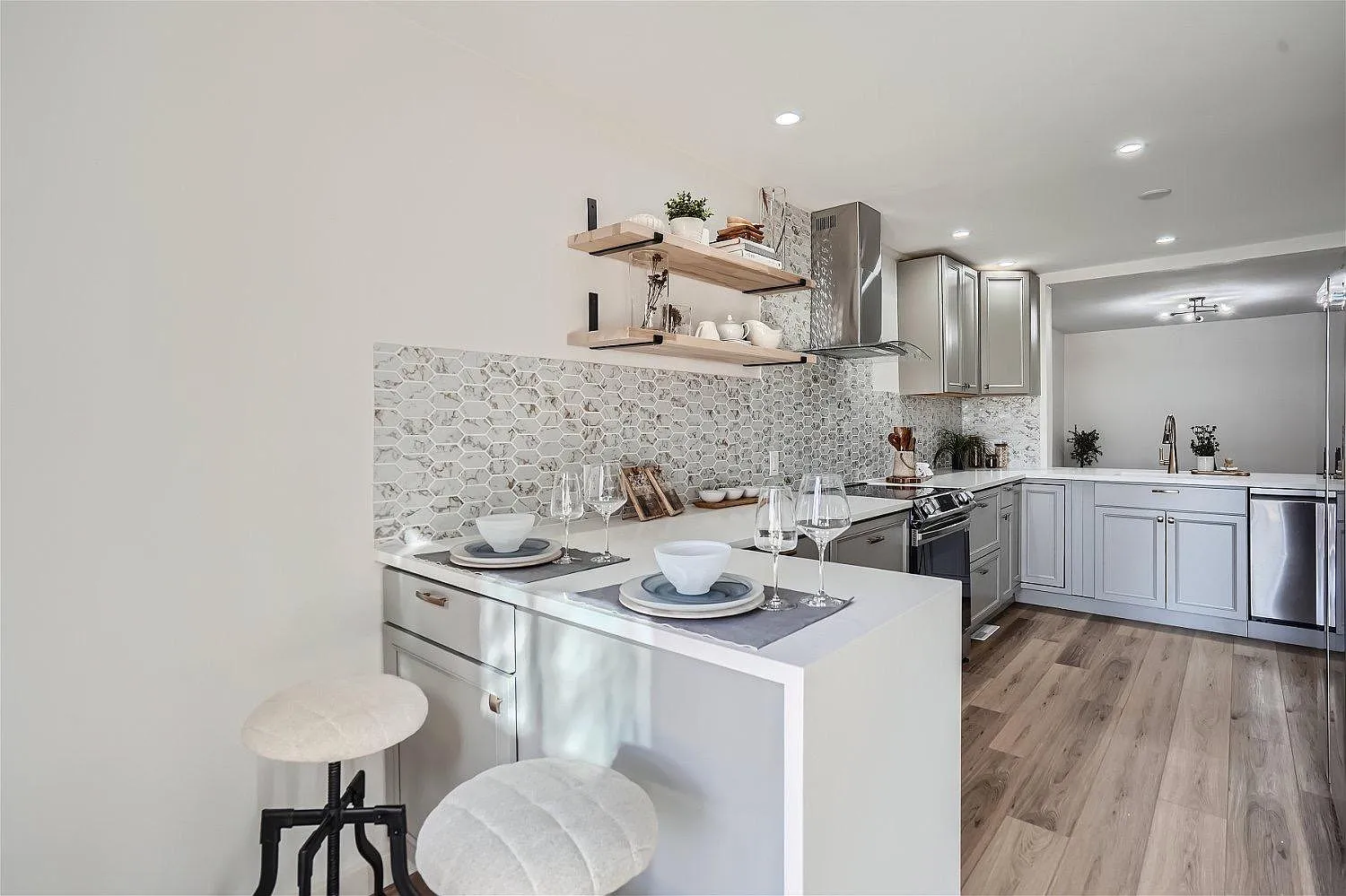 6000 W Mansfield Ave — Photo 4
