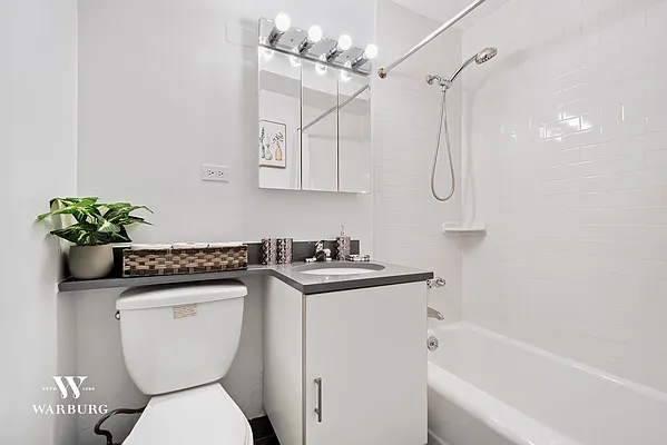Sold by Coldwell Banker Warburg | media 4