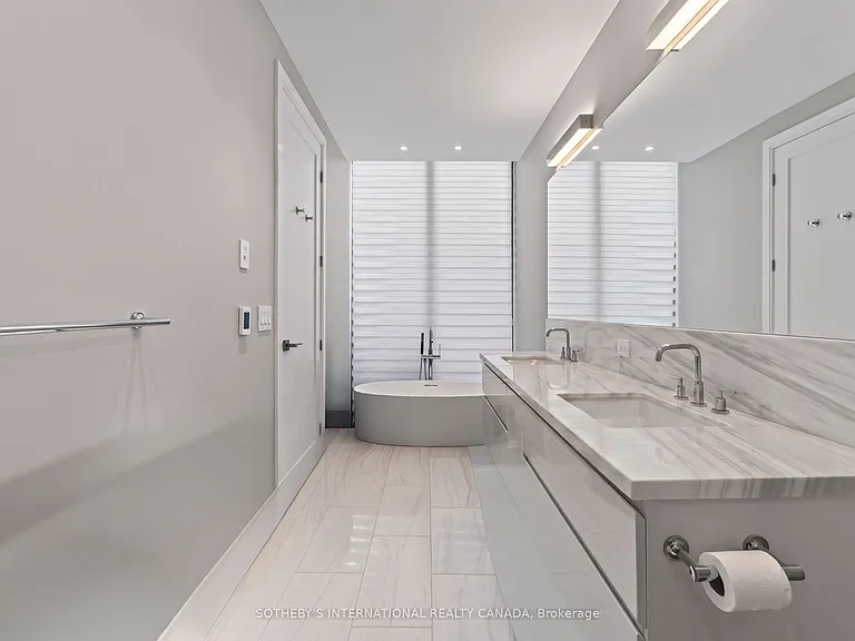50 Charles St E #5501 — Photo 28