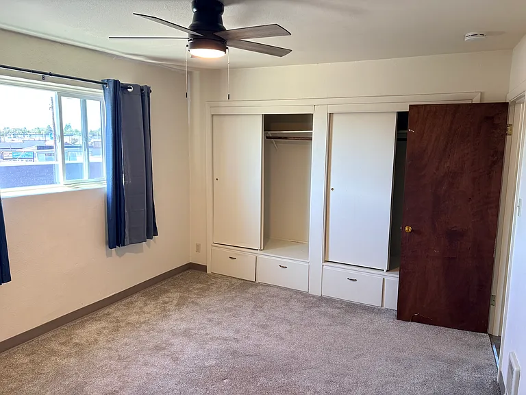 933 Vandercook Way — Photo 12