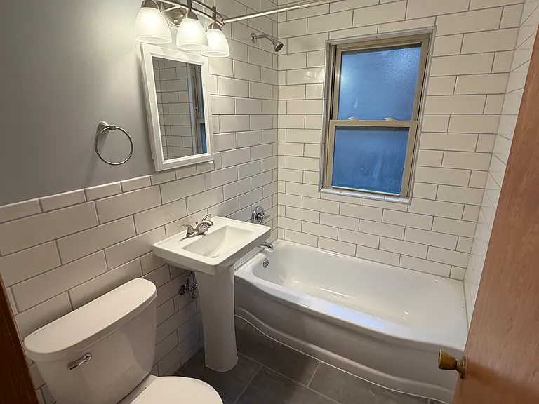 3016 W 44th St #1 — Photo 5