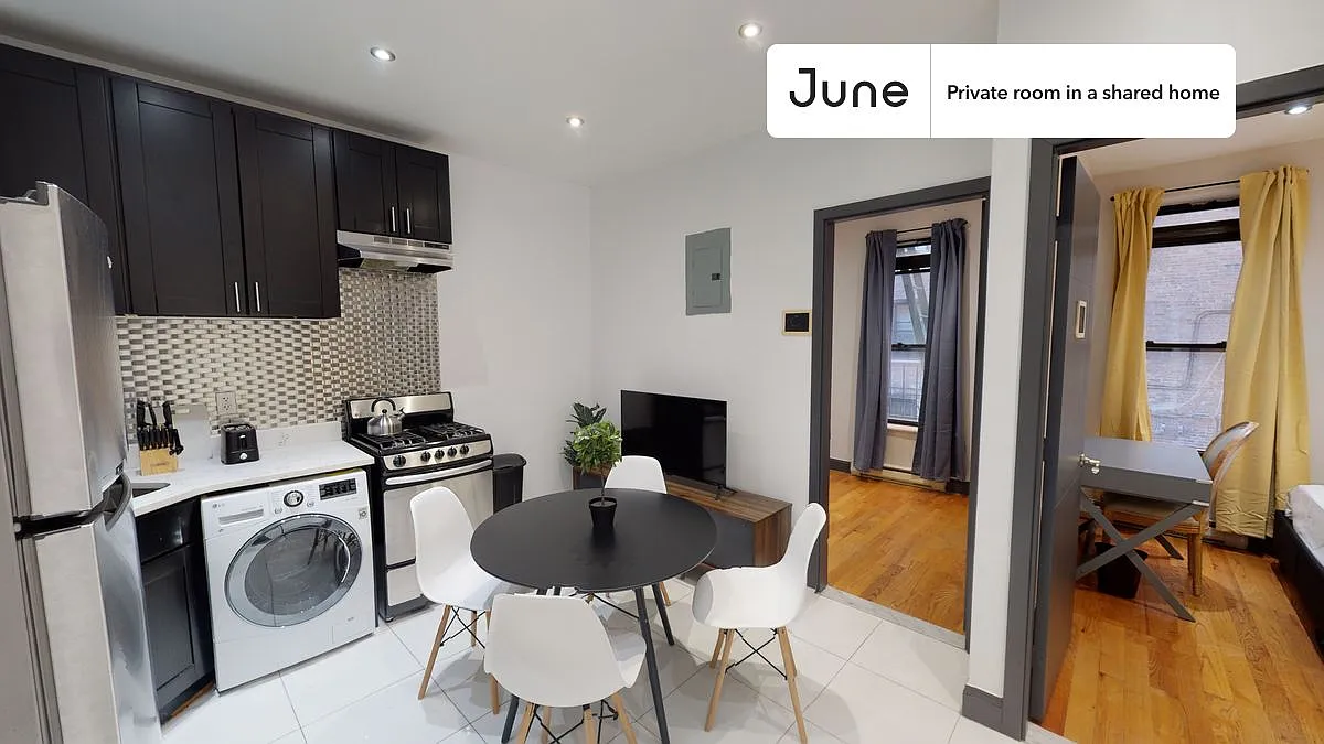 Queen bedroom in 3 bed/1 bath home in Upper West Side #756 B — Photo 3