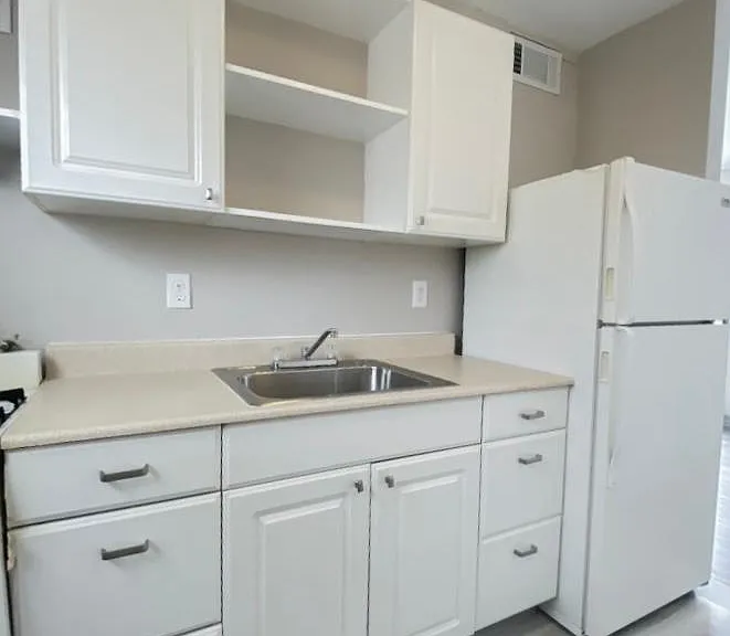 1913 Anderson Ave #101 — Photo 7
