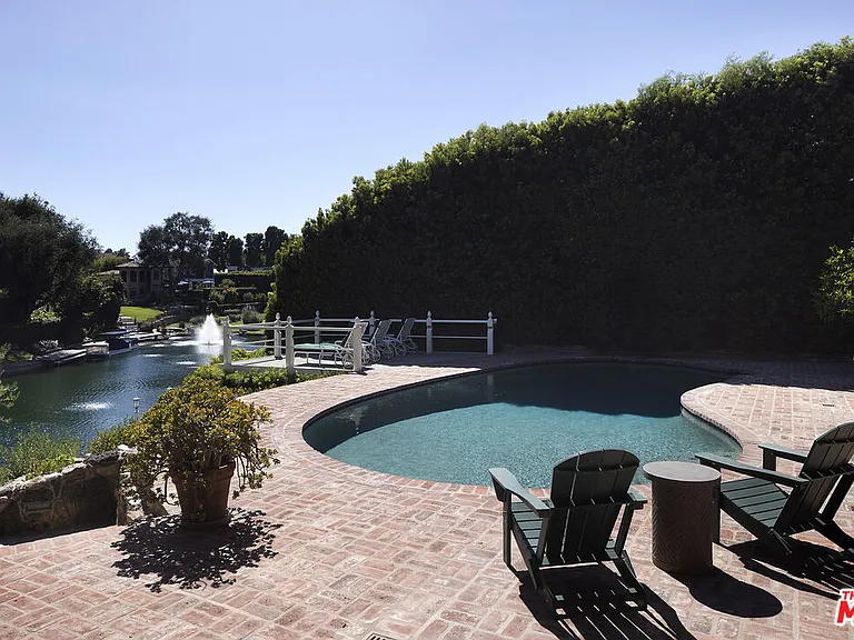 10030 Toluca Lake Ave — Photo 33