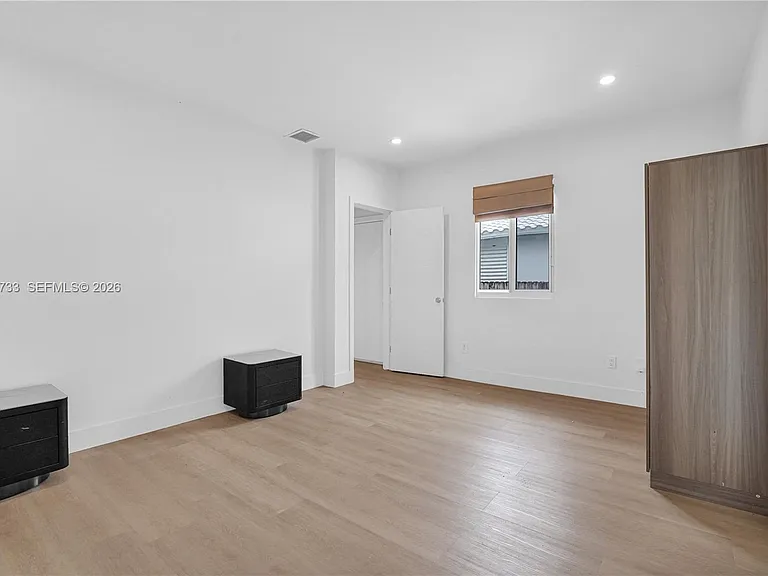 21 NE 48th St #2 — Photo 10