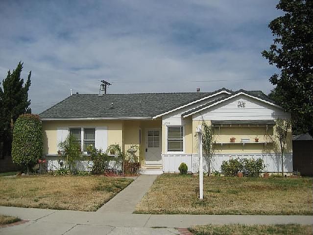 2nd image of 11050 Swinton Ave