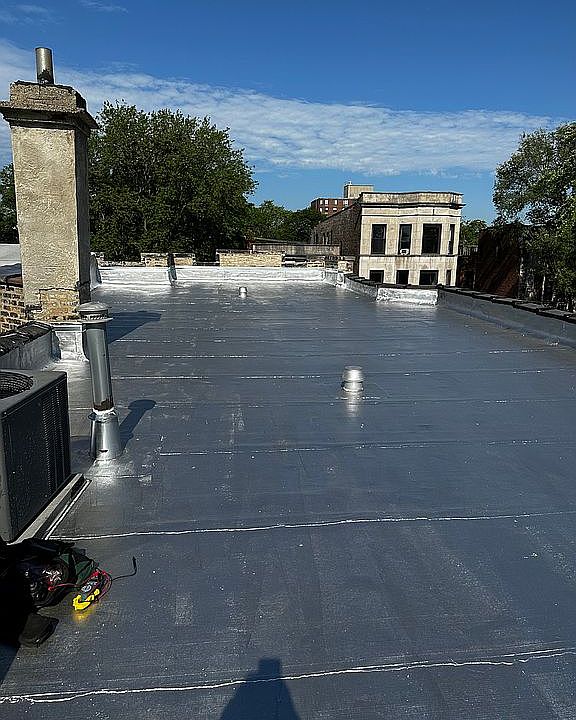 2nd image of 6027 S Rhodes Ave