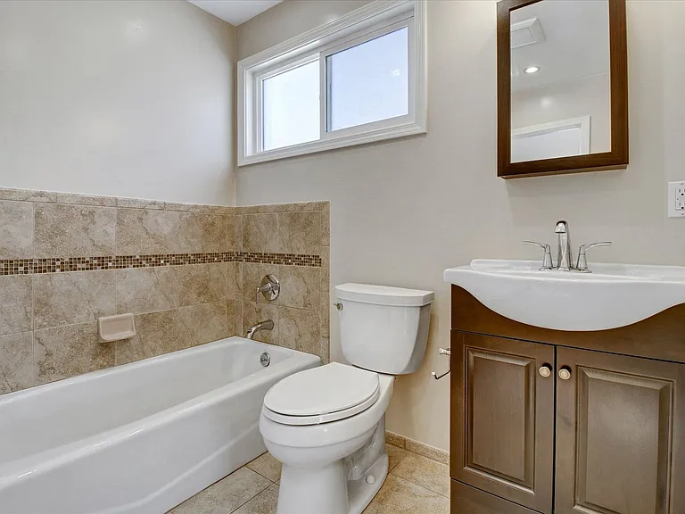 14 Castlemont Ave — Photo 15
