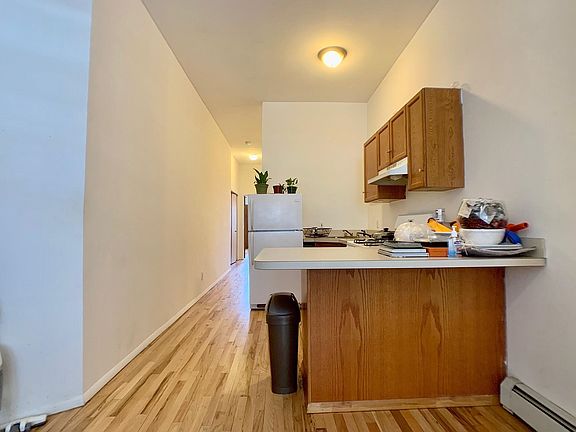 3rd image of 78 Webster Ave APT 2R