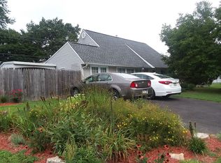 77 Cobalt Ridge Dr S, Levittown, PA 19057