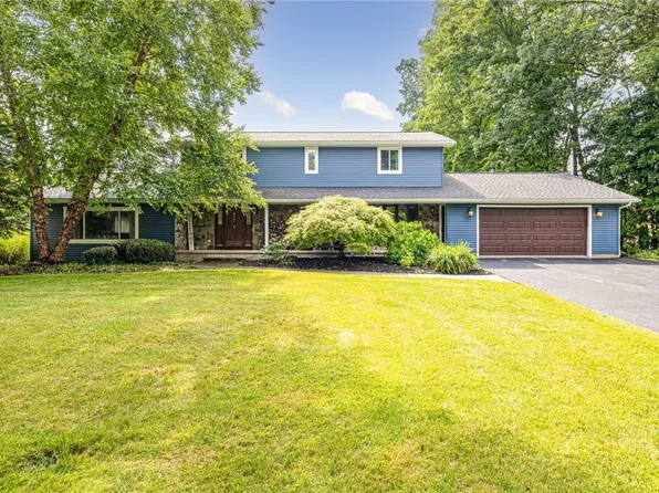 271 Belvista Dr, Rochester, NY 14625