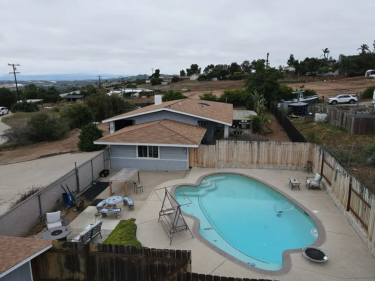 420 Osborne St — Photo 19